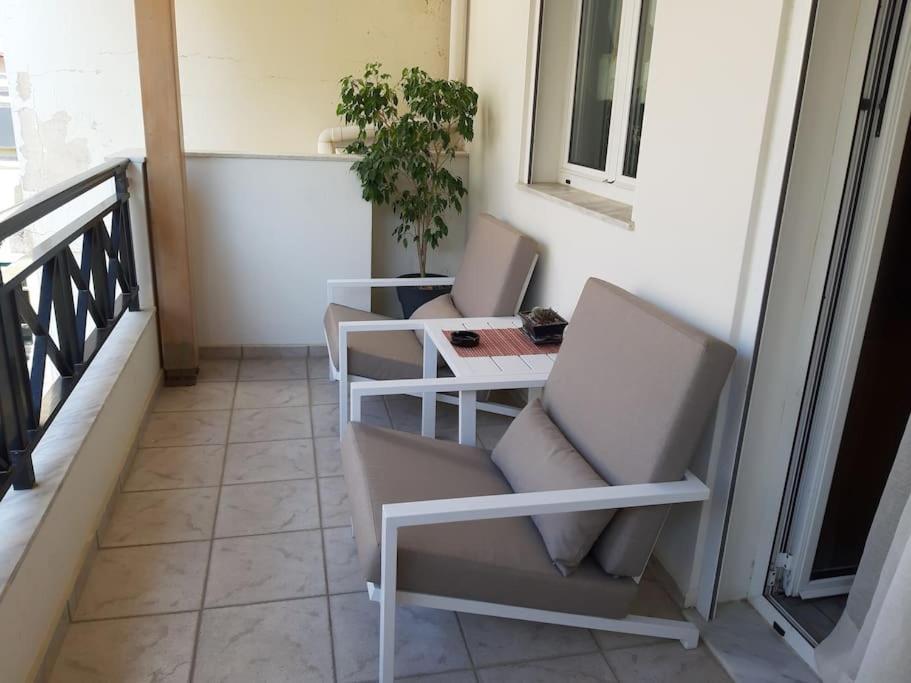 03 - Apt In The Heart Of The City - Heraklion Apartment Bagian luar foto