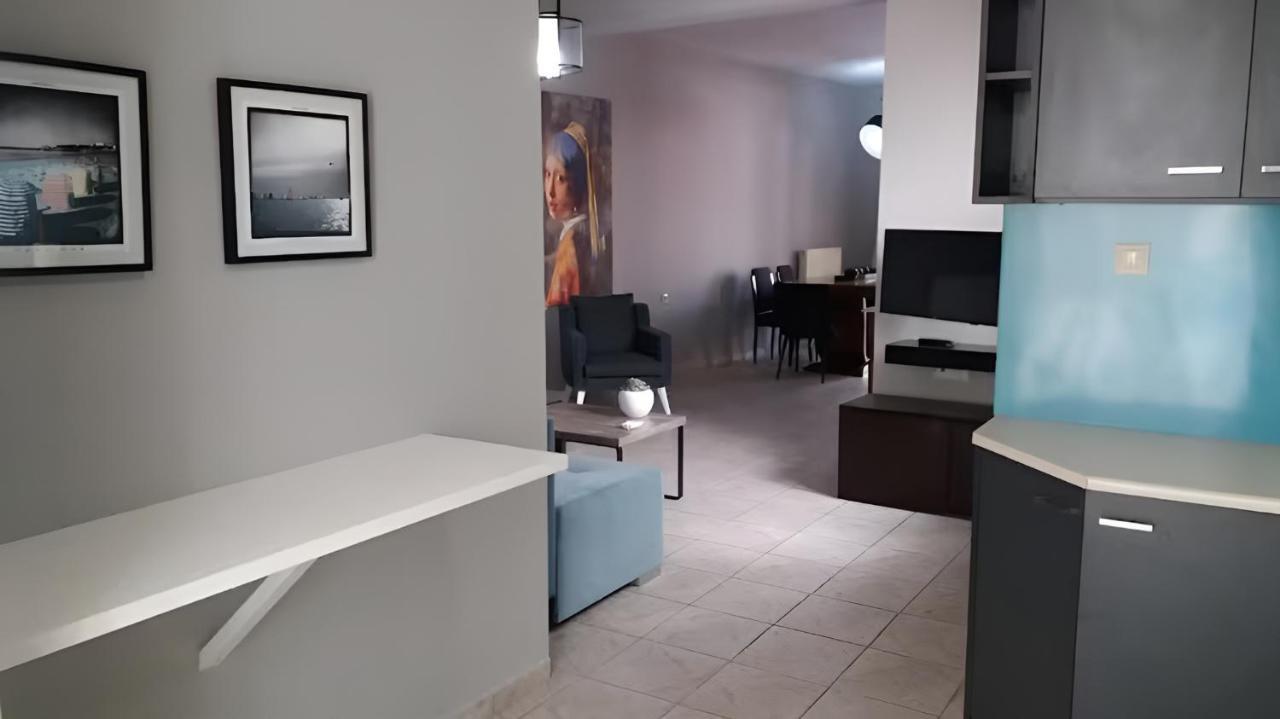 03 - Apt In The Heart Of The City - Heraklion Apartment Bagian luar foto